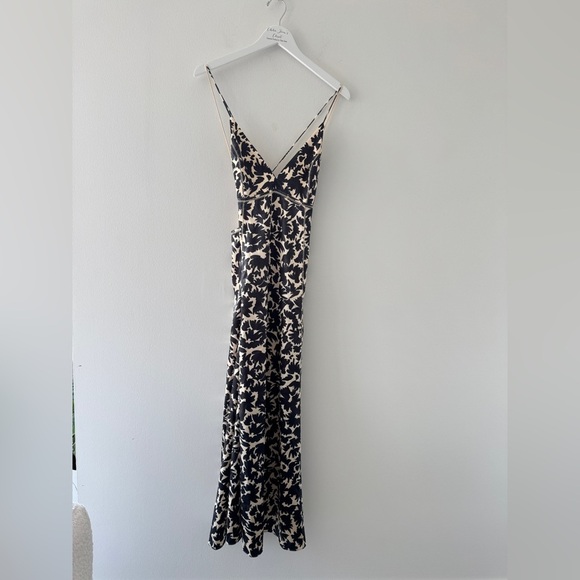ULLA JOHNSON Evie Floral Satin Midi Dress in Raven 10 - Picture 6 of 11